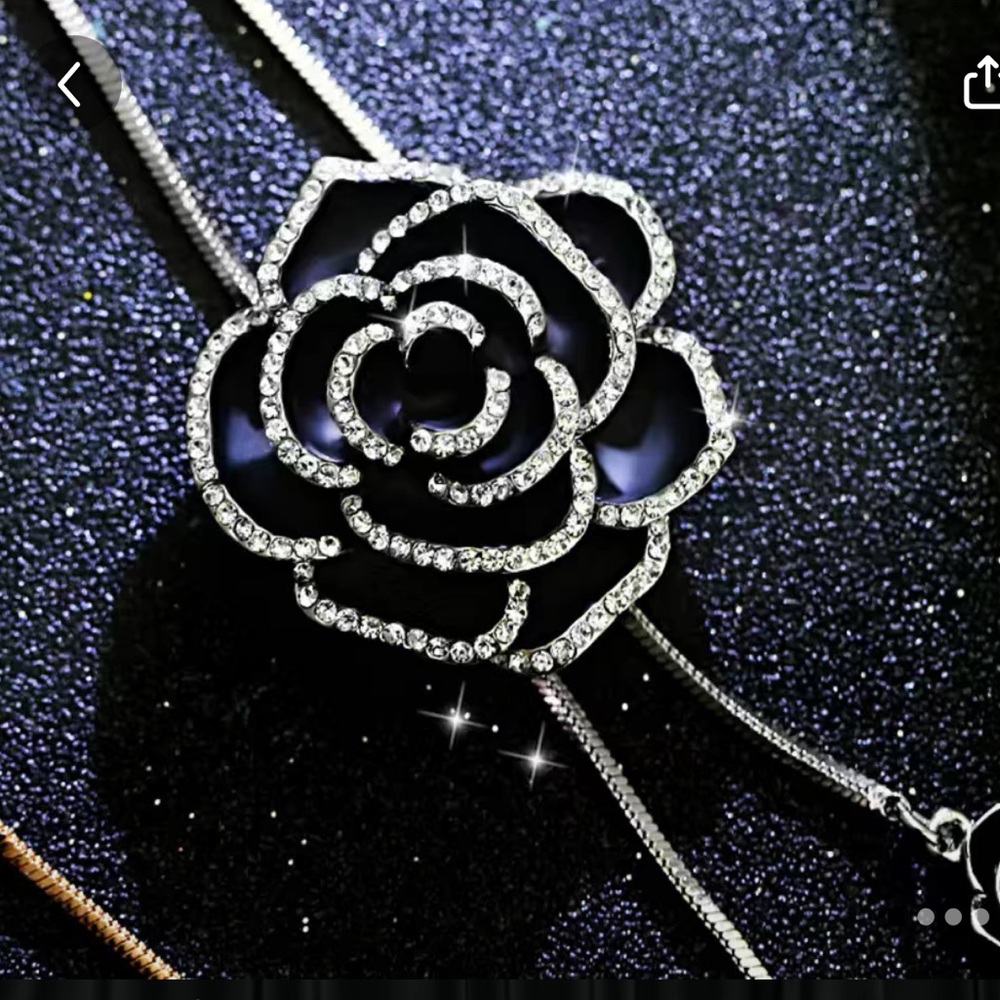 NWOT fashion rose long necklace - Picture 2 of 6